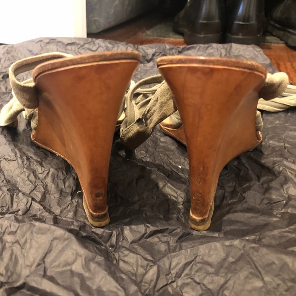 Loewe Khaki suede lace up Sandals - Picture 4 of 7